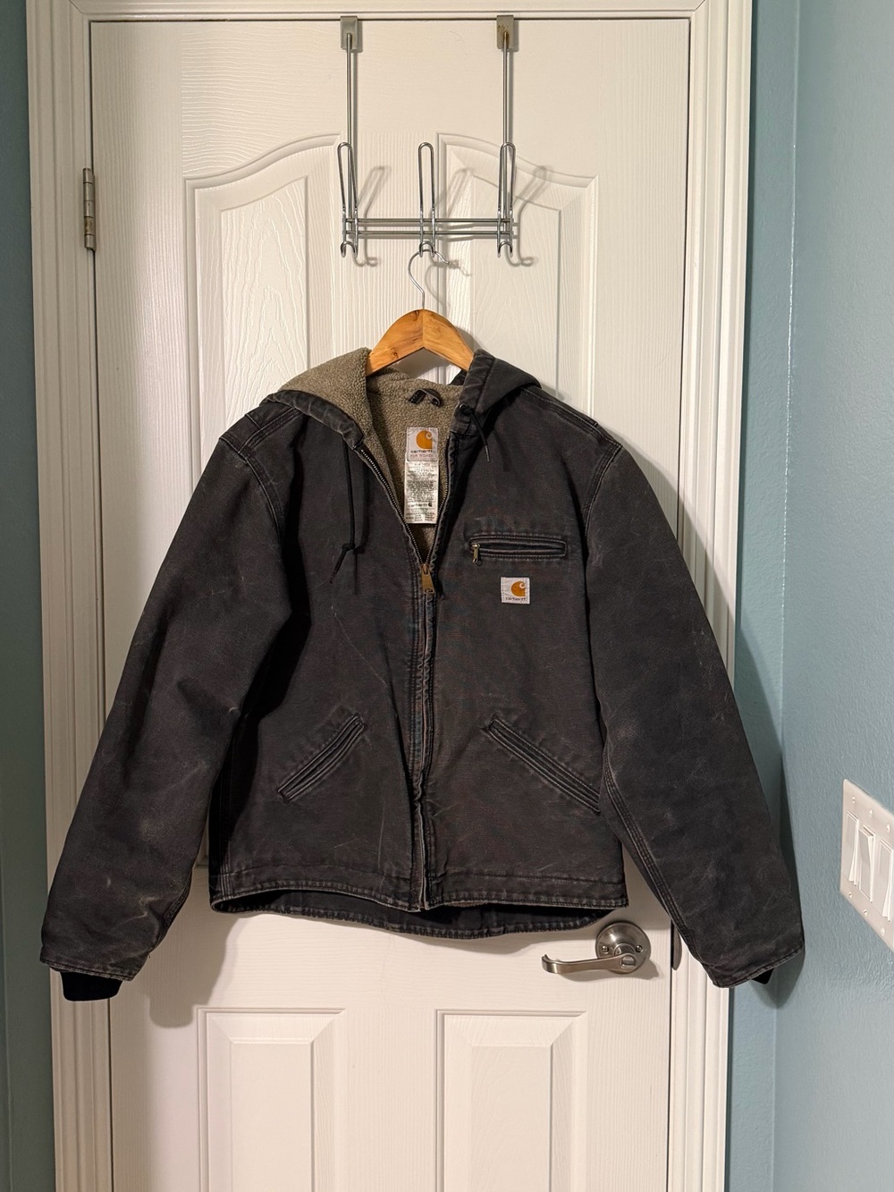 Faded Vintage Carhartt WJ141 Black Sherpa-Lined Jacket Women Size L Workwear